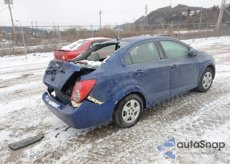 2013 Chevrolet Sonic Ls Auto z USA, uszkodzony, nr VIN 1G1JA5SG1D4252971